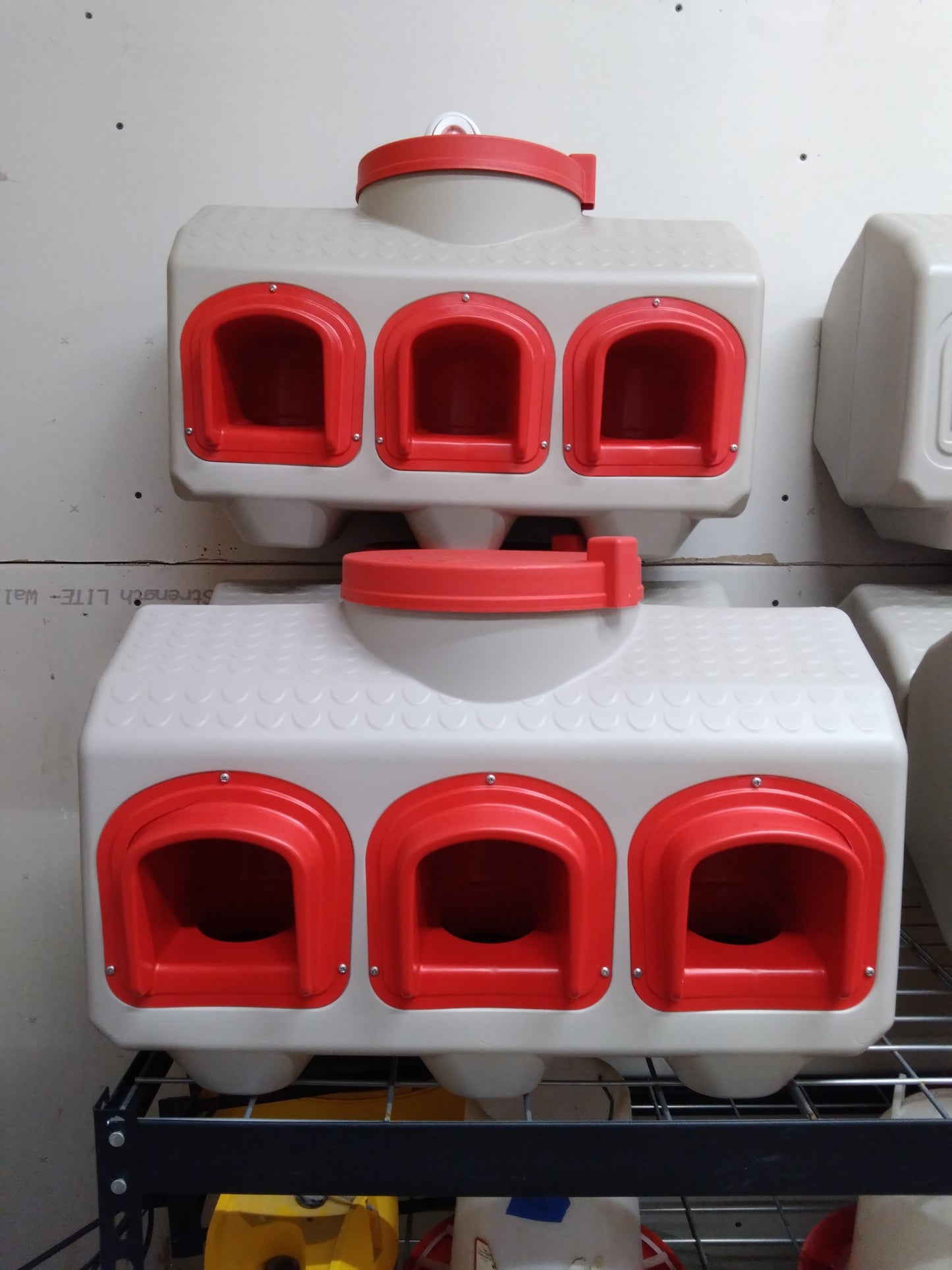 OverEZ Chicken feeder